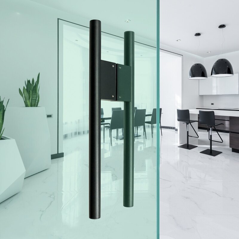 Dvipusė apvali durų rankena – juoda, 90°, 30x500 mm 2 Dvipusė apvali durų rankena – juoda, 90°, 30x500 mm 2