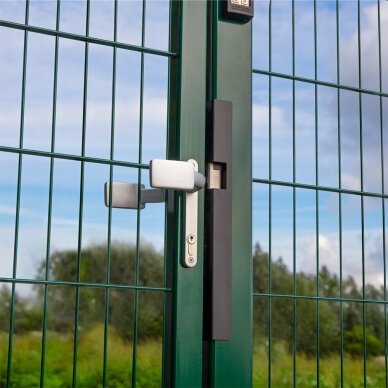 Įmontuojamas juodas elektrinis durų užraktas 50 mm 2 Įmontuojamas juodas elektrinis durų užraktas 50 mm 2